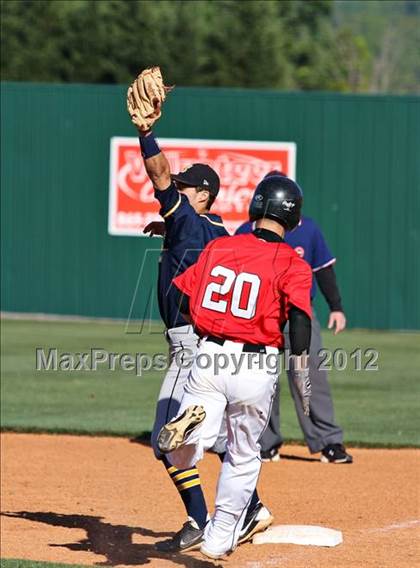 Thumbnail 3 in Maryville vs Seymour (Daily Times Classic) photogallery.