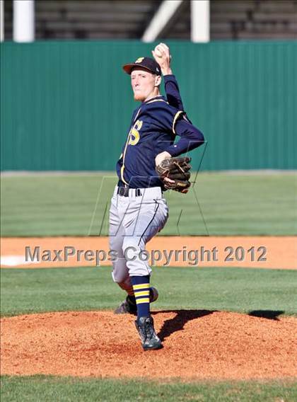 Thumbnail 1 in Maryville vs Seymour (Daily Times Classic) photogallery.