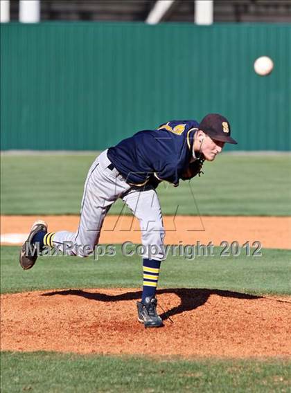 Thumbnail 1 in Maryville vs Seymour (Daily Times Classic) photogallery.