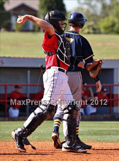 Thumbnail 3 in Maryville vs Seymour (Daily Times Classic) photogallery.