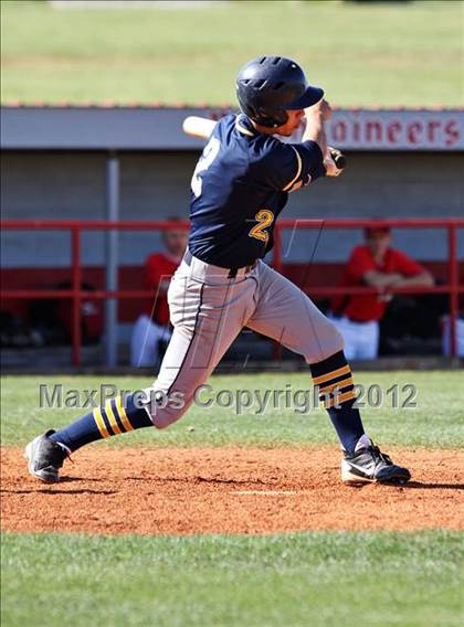 Thumbnail 2 in Maryville vs Seymour (Daily Times Classic) photogallery.