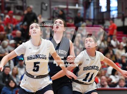 Thumbnail 1 in University vs. Platte Valley (CHSAA 3A Championship) photogallery.