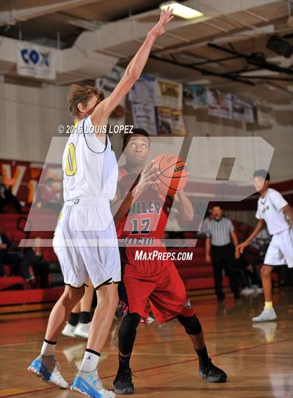 Thumbnail 2 in Notre Dame (SO) vs. Valley View (Diablo Inferno Tourney) photogallery.