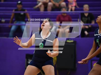 Thumbnail 2 in Kennedy vs Littleton (Freshman) photogallery.