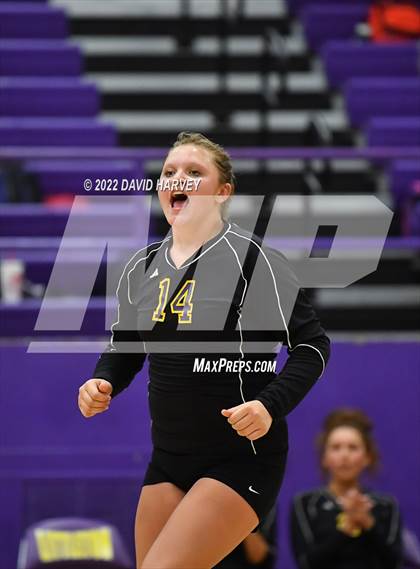 Thumbnail 3 in Kennedy vs Littleton (Freshman) photogallery.