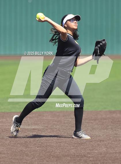 Thumbnail 2 in Winona vs Malakoff photogallery.