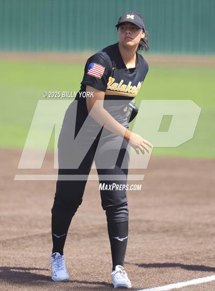 Thumbnail 1 in Winona vs Malakoff photogallery.