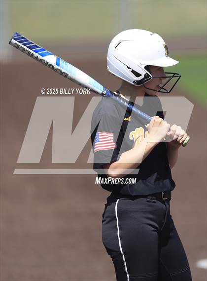 Thumbnail 3 in Winona vs Malakoff photogallery.