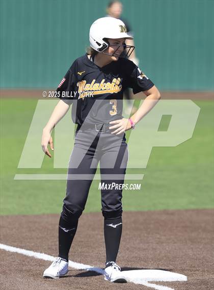 Thumbnail 2 in Winona vs Malakoff photogallery.
