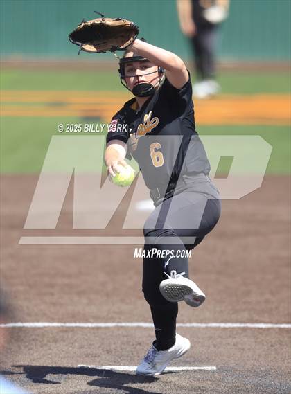 Thumbnail 3 in Winona vs Malakoff photogallery.