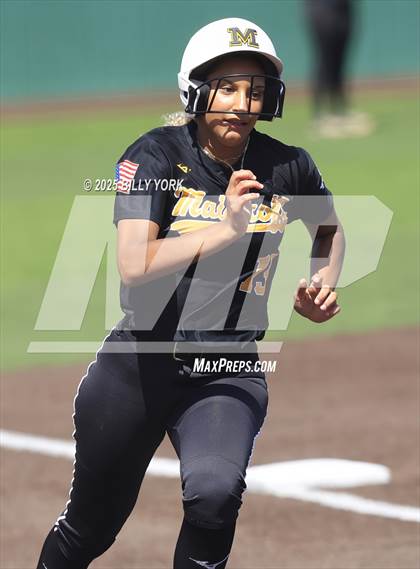 Thumbnail 2 in Winona vs Malakoff photogallery.
