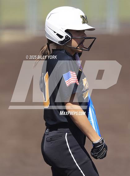 Thumbnail 2 in Winona vs Malakoff photogallery.