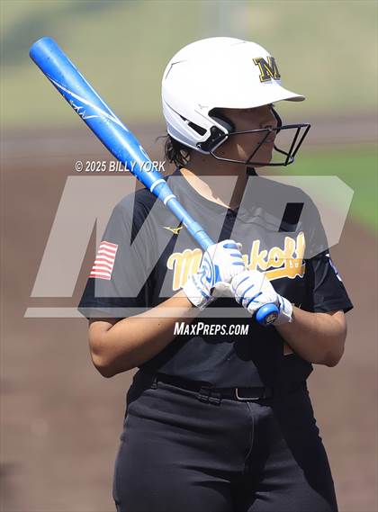 Thumbnail 1 in Winona vs Malakoff photogallery.