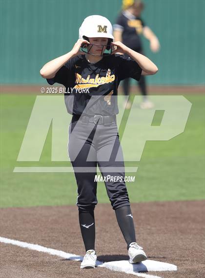 Thumbnail 2 in Winona vs Malakoff photogallery.