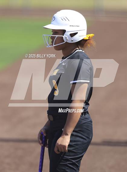 Thumbnail 2 in Winona vs Malakoff photogallery.