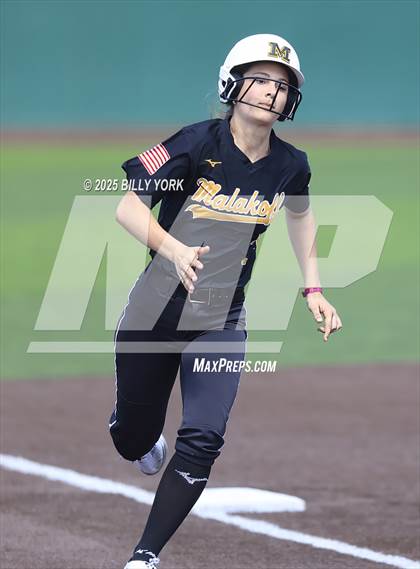 Thumbnail 2 in Winona vs Malakoff photogallery.