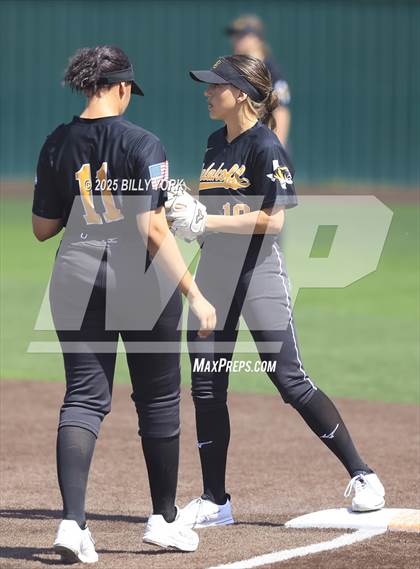 Thumbnail 1 in Winona vs Malakoff photogallery.