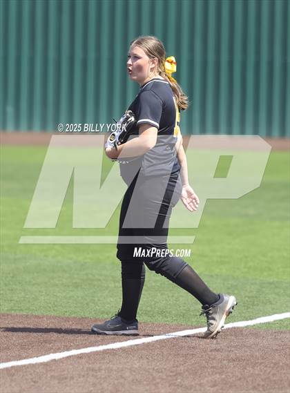 Thumbnail 3 in Winona vs Malakoff photogallery.