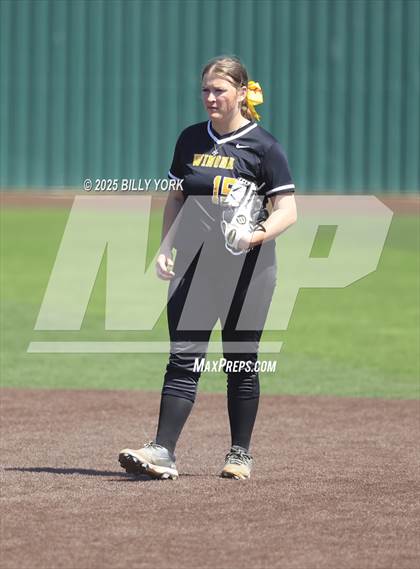 Thumbnail 1 in Winona vs Malakoff photogallery.