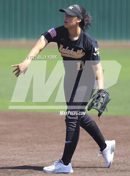Thumbnail 2 in Winona vs Malakoff photogallery.