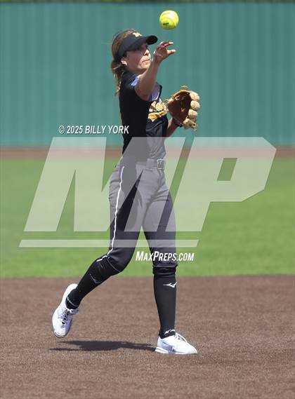 Thumbnail 3 in Winona vs Malakoff photogallery.
