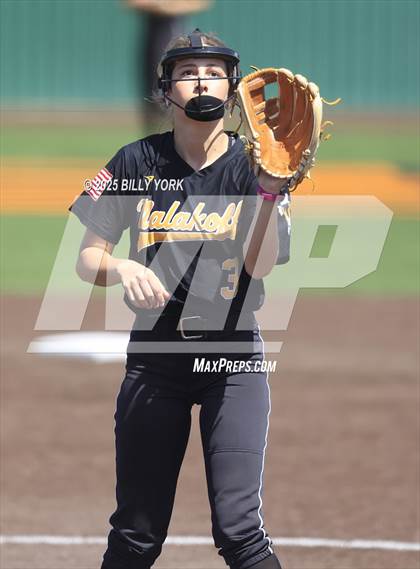 Thumbnail 1 in Winona vs Malakoff photogallery.
