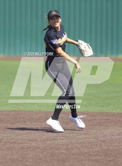 Thumbnail 1 in Winona vs Malakoff photogallery.