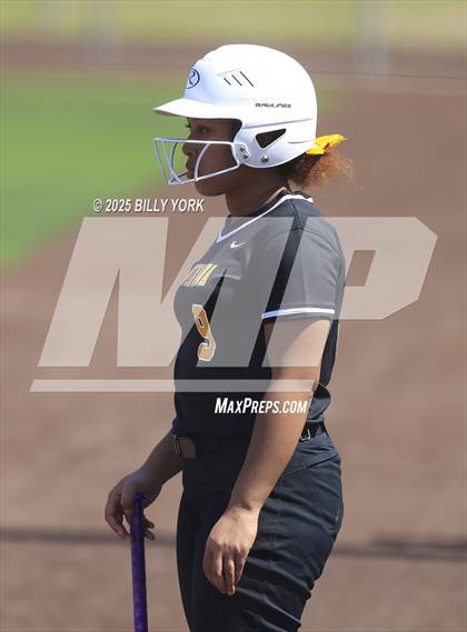 Thumbnail 2 in Winona vs Malakoff photogallery.