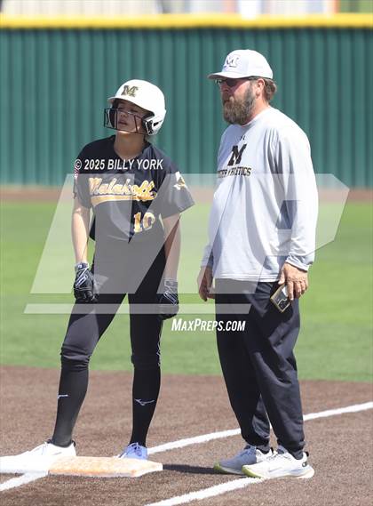 Thumbnail 2 in Winona vs Malakoff photogallery.