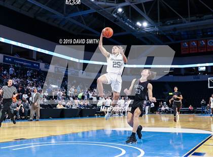 Thumbnail 3 in Chrisman vs. Park Hill South (MSHSAA Class 5 Sectional) photogallery.