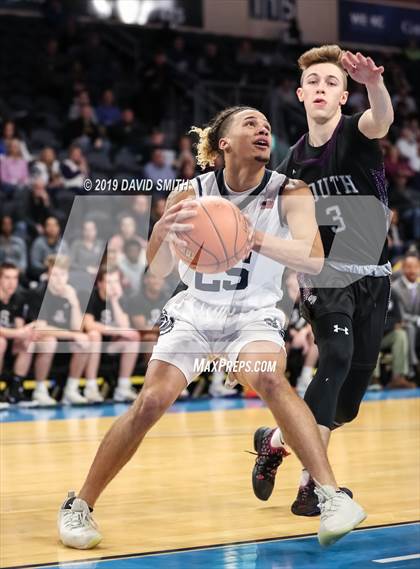 Thumbnail 2 in Chrisman vs. Park Hill South (MSHSAA Class 5 Sectional) photogallery.