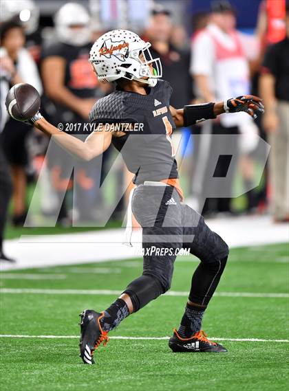 Thumbnail 3 in Mart vs. Refugio (UIL 2A Division 1 Final)  photogallery.