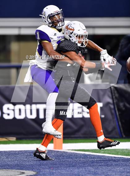 Thumbnail 1 in Mart vs. Refugio (UIL 2A Division 1 Final)  photogallery.