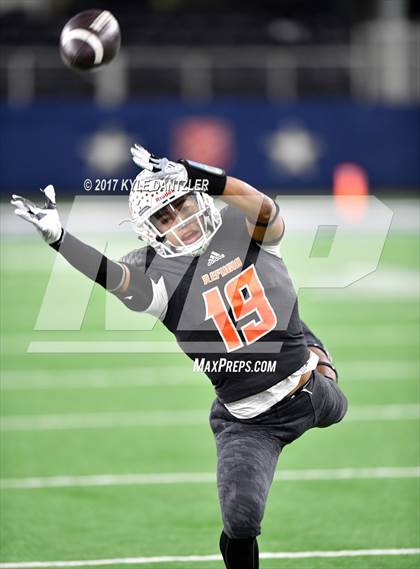 Thumbnail 1 in Mart vs. Refugio (UIL 2A Division 1 Final)  photogallery.