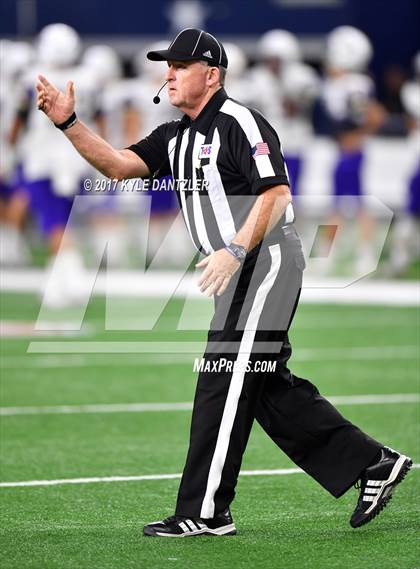 Thumbnail 2 in Mart vs. Refugio (UIL 2A Division 1 Final)  photogallery.