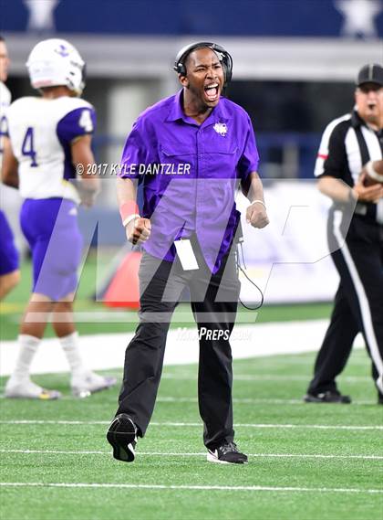 Thumbnail 2 in Mart vs. Refugio (UIL 2A Division 1 Final)  photogallery.
