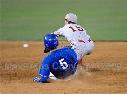 Thumbnail 2 in El Toro vs. Mater Dei (Anderson Bat National Classic) photogallery.