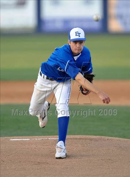 Thumbnail 3 in El Toro vs. Mater Dei (Anderson Bat National Classic) photogallery.