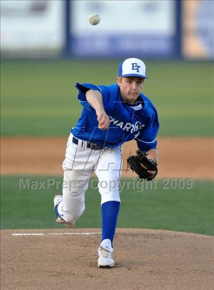 Thumbnail 1 in El Toro vs. Mater Dei (Anderson Bat National Classic) photogallery.