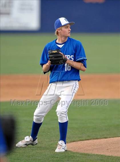 Thumbnail 3 in El Toro vs. Mater Dei (Anderson Bat National Classic) photogallery.