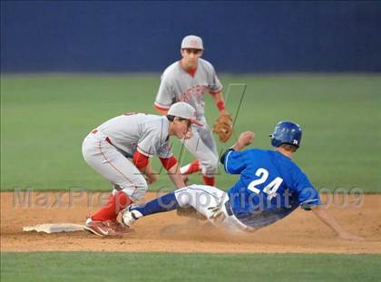 Thumbnail 2 in El Toro vs. Mater Dei (Anderson Bat National Classic) photogallery.