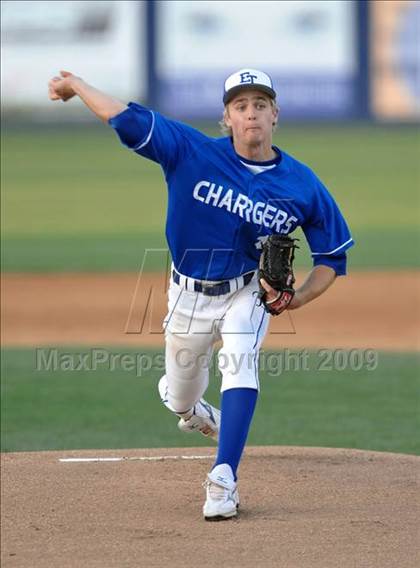 Thumbnail 2 in El Toro vs. Mater Dei (Anderson Bat National Classic) photogallery.