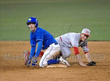 Thumbnail 2 in El Toro vs. Mater Dei (Anderson Bat National Classic) photogallery.