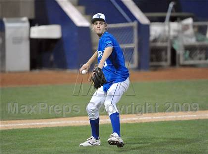 Thumbnail 2 in El Toro vs. Mater Dei (Anderson Bat National Classic) photogallery.