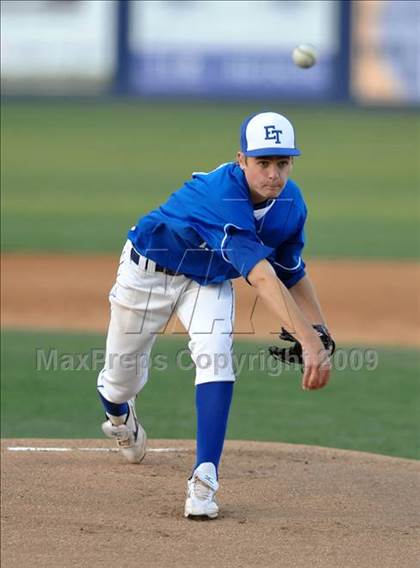 Thumbnail 1 in El Toro vs. Mater Dei (Anderson Bat National Classic) photogallery.