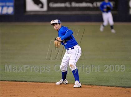 Thumbnail 2 in El Toro vs. Mater Dei (Anderson Bat National Classic) photogallery.