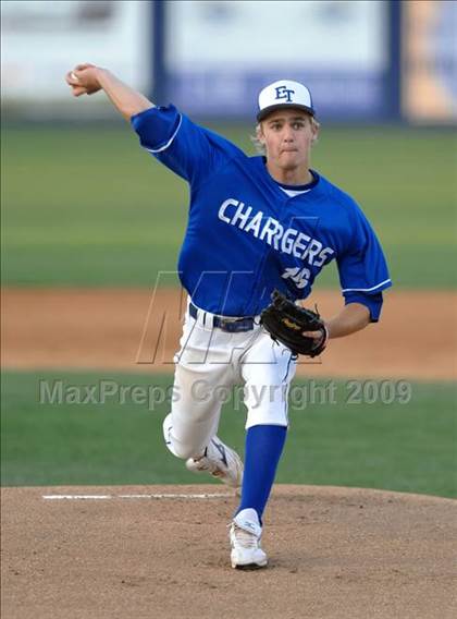 Thumbnail 3 in El Toro vs. Mater Dei (Anderson Bat National Classic) photogallery.