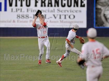 Thumbnail 2 in El Toro vs. Mater Dei (Anderson Bat National Classic) photogallery.