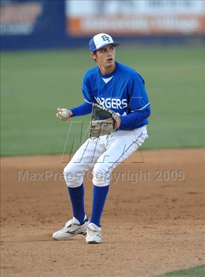 Thumbnail 2 in El Toro vs. Mater Dei (Anderson Bat National Classic) photogallery.