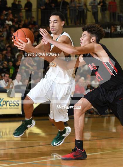 Thumbnail 3 in West Linn vs. Clackamas (Les Schwab Invitational) photogallery.